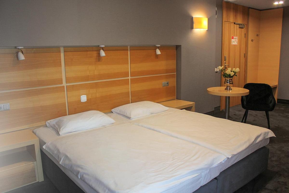Willa Port Ostróda Buitenkant foto A room at the hotel