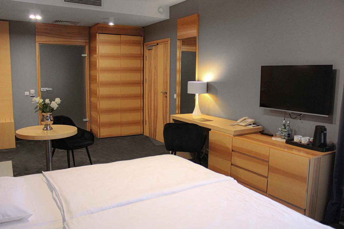 Willa Port Ostróda Buitenkant foto A room at the hotel