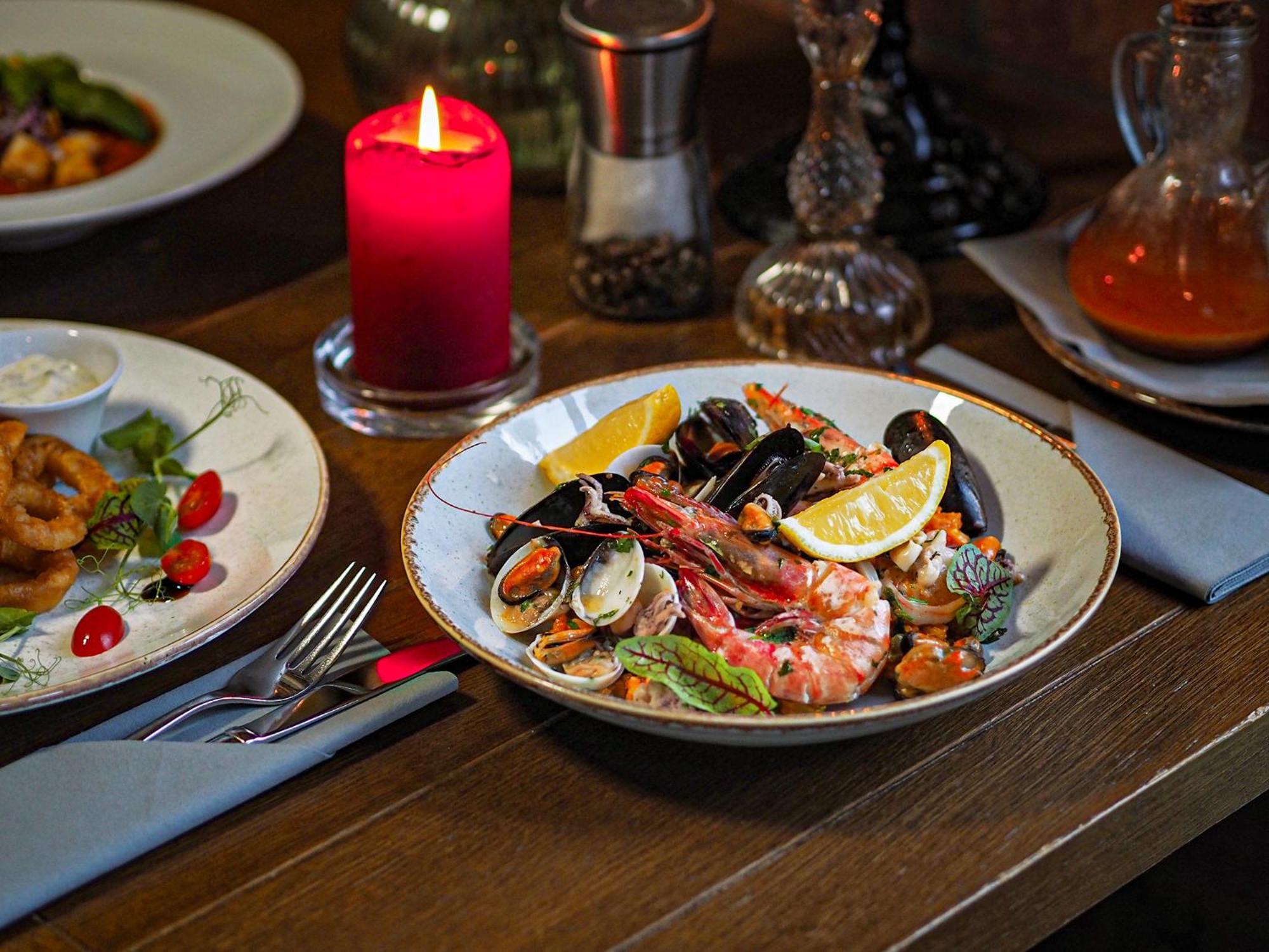 Willa Port Ostróda Buitenkant foto Seafood salad